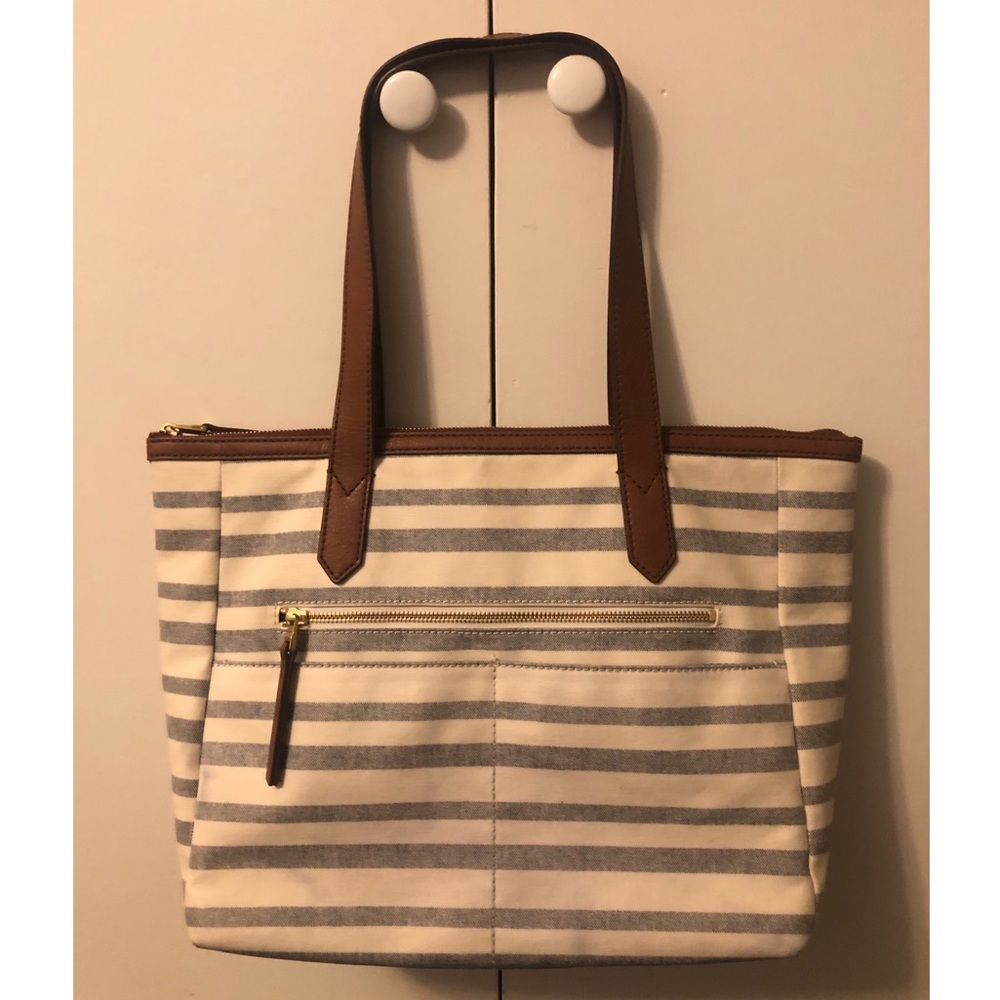 *LAST CHANCE * Fossil top zip handbag